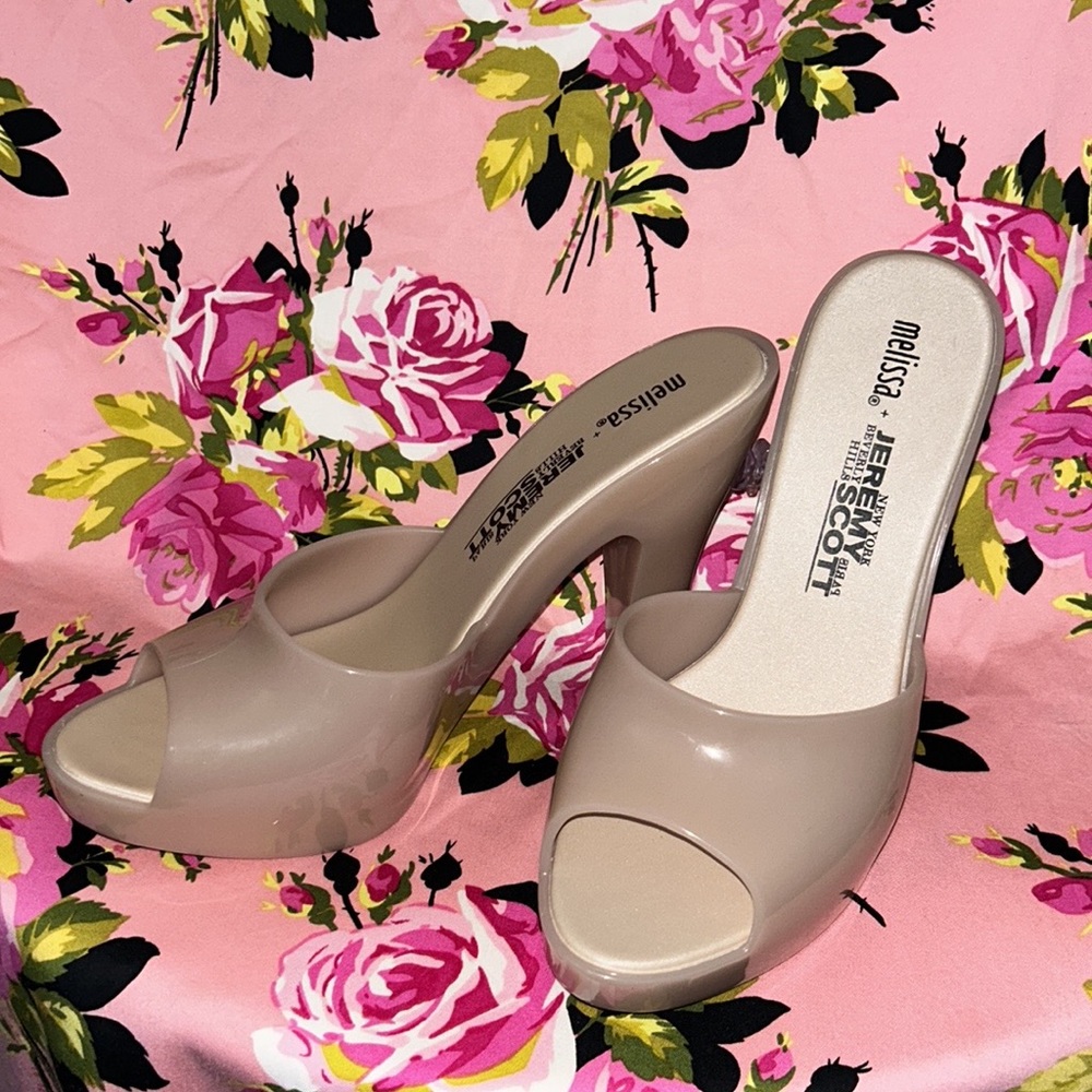 Jeremy Scott Melissa moschino barbie blow up doll heels shoes tan nude runway 9 - Picture 8 of 11